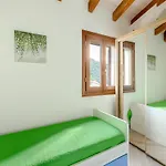 Apartmán Air-conditioned Penthouse With Terrace And Parking Badesi