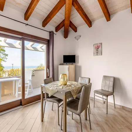Air-conditioned Penthouse With Terrace And Parking באדזי