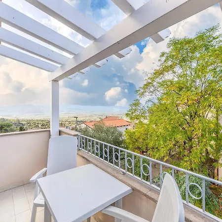 Air-conditioned Penthouse With Terrace And Parking