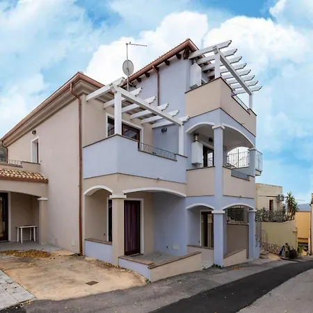 דירה Air-conditioned Penthouse With Terrace And Parking *