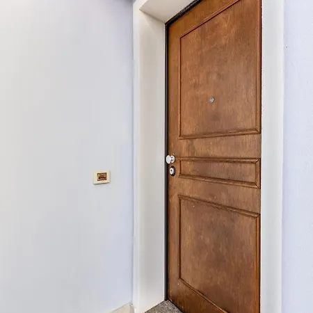 דירה Air-conditioned Penthouse With Terrace And Parking באדזי