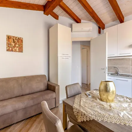 Air-conditioned Penthouse With Terrace And Parking