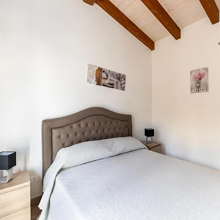Air-conditioned Penthouse With Terrace And Parking דירה *
