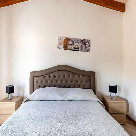 Air-conditioned Penthouse With Terrace And Parking דירה באדזי