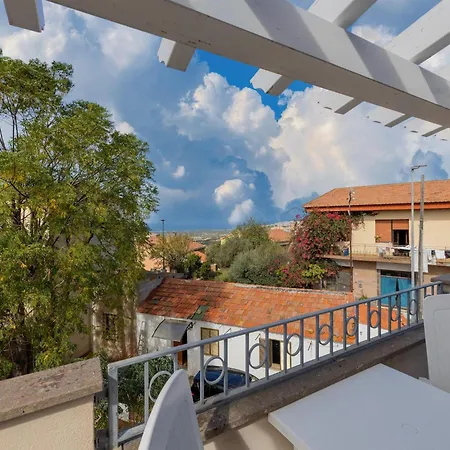 Air-conditioned Penthouse With Terrace And Parking דירה באדזי