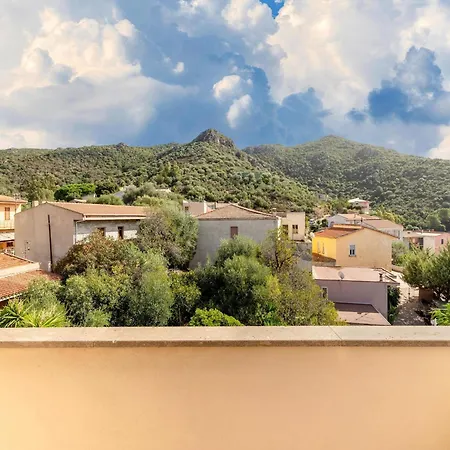 Air-conditioned Penthouse With Terrace And Parking דירה באדזי