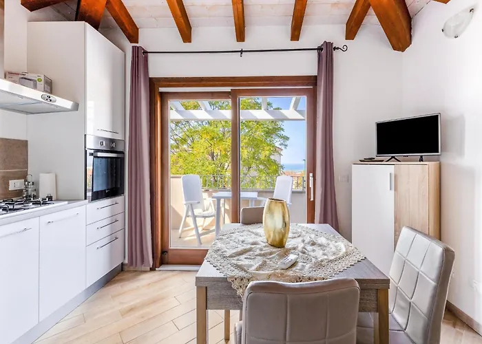 Attico Con Posteggio Privato 公寓 *